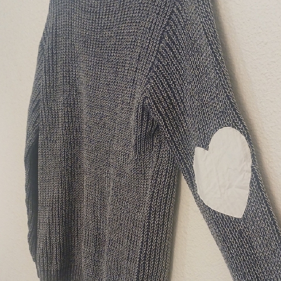 "Make Offer" Gray Crewneck Sweater with Ribbed Texture Heart Sleeves - Picture 3 of 5